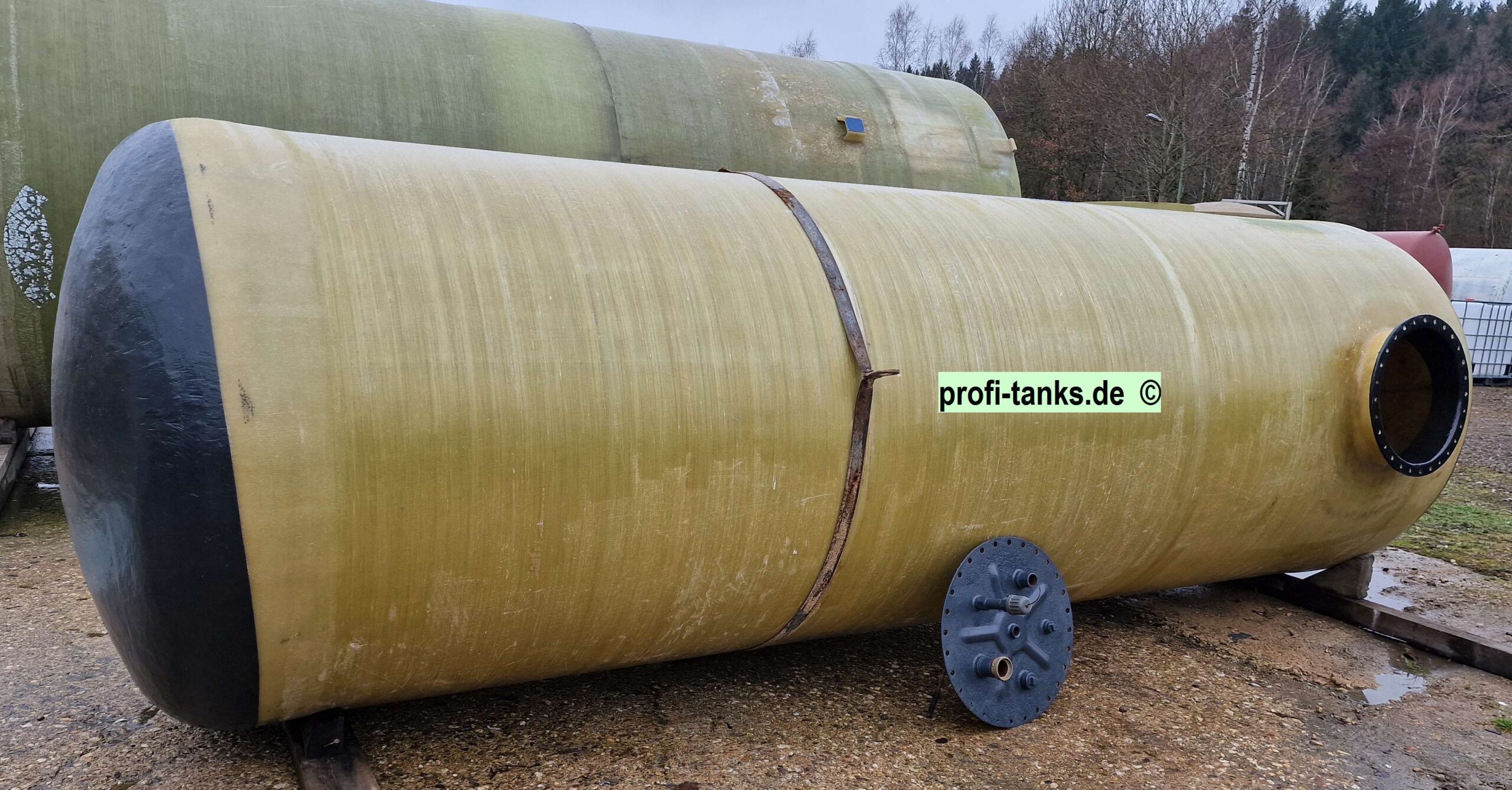 P487 - gebrauchter ca. 10 m³ / 10.000 L Polyestertank, GFK-Tank, Staffelstein-Tank, liegend, Erdtank.