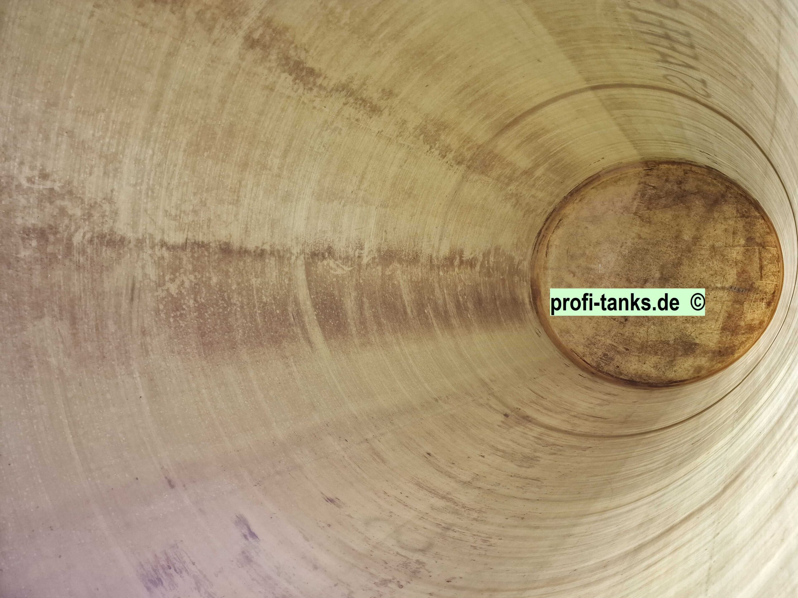 P487 - gebrauchter ca. 10 m³ / 10.000 L Polyestertank, GFK-Tank, Staffelstein-Tank, liegend, Erdtank.