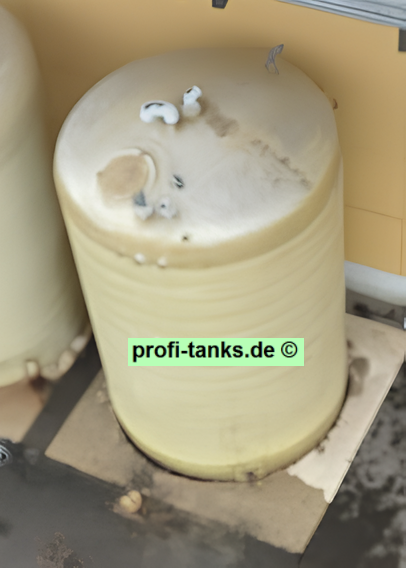 P520 - gebrauchter ca. 31,6 m³ / 31.600 L Polyestertank, GFK-Tank, Reich-Tank, stehend auf Flachboden.