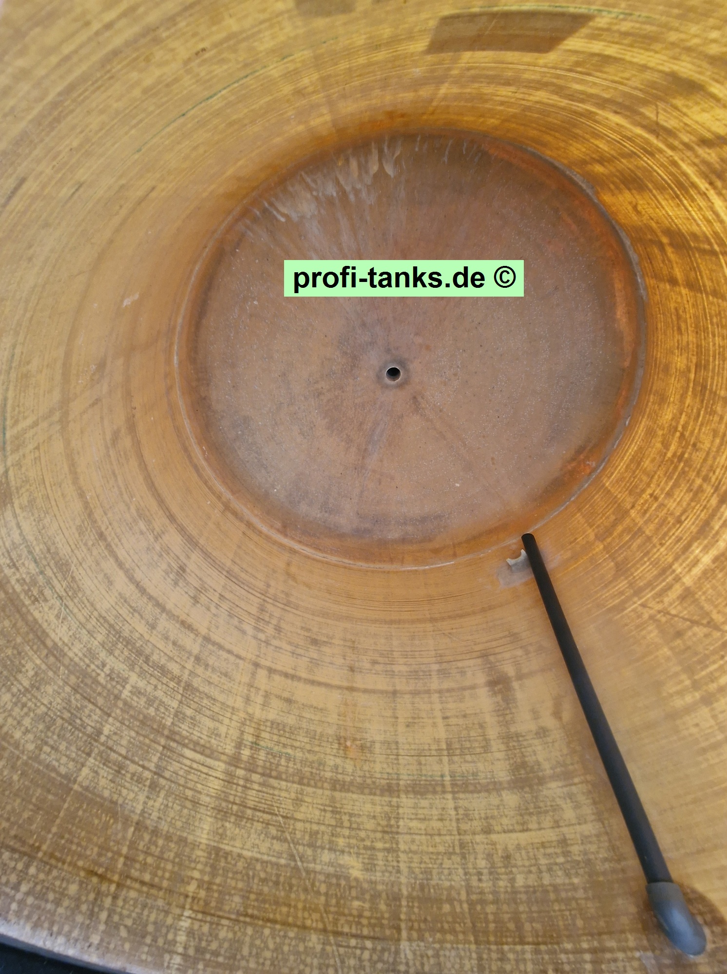 P501 - gebrauchter ca. 3 m³ / 3.000 L Polyestertank, GFK-Tank, oben offen, als Becken oder Grotte.