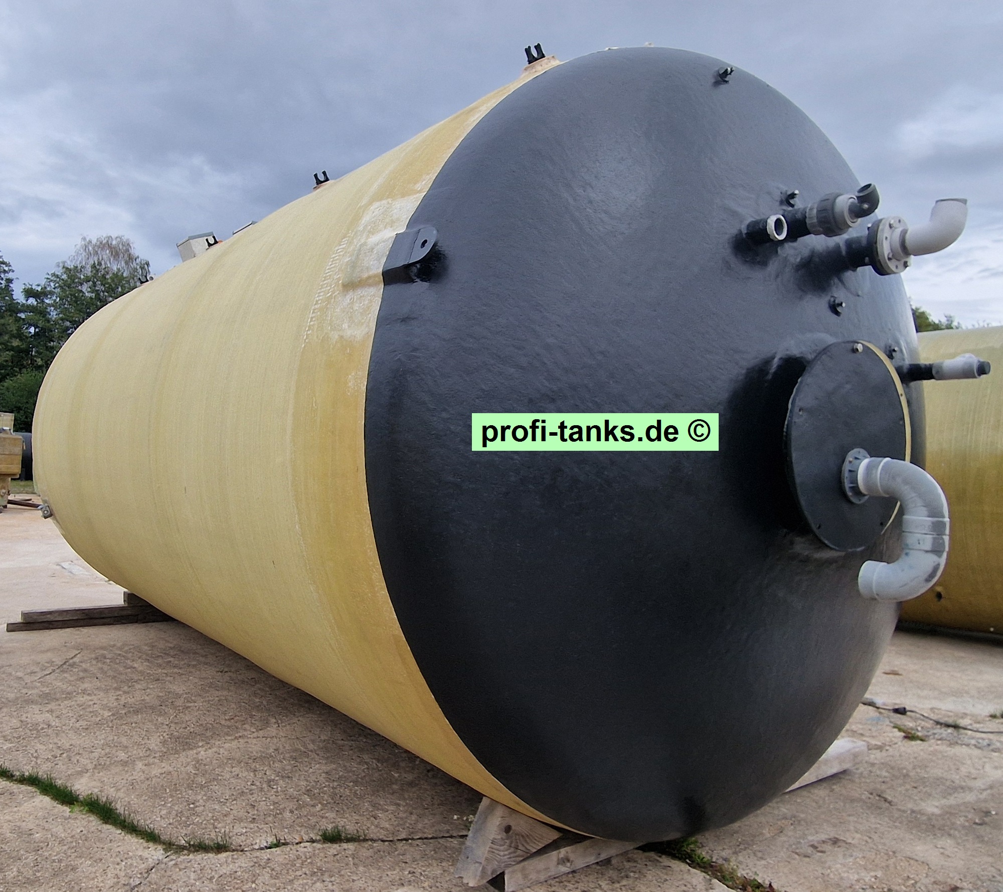 P525 - gebrauchter ca. 40 m³ / 40.000 L Polyestertank, GFK-Tank, doppelwandig, AHL/ASL-Tank.
