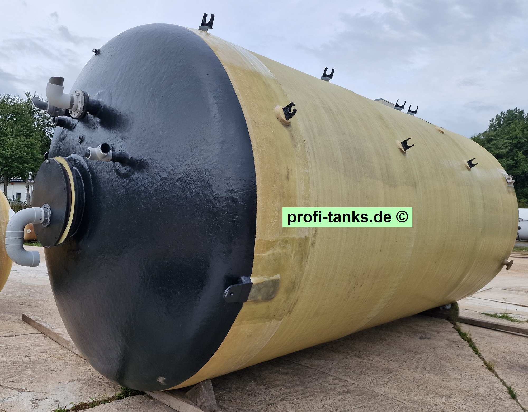 P525 - gebrauchter ca. 40 m³ / 40.000 L Polyestertank, GFK-Tank, doppelwandig, AHL/ASL-Tank.